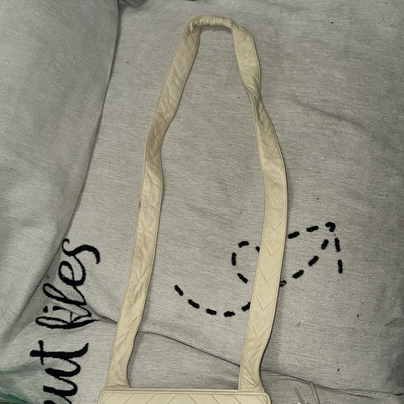 Chanel Cream leather Quilted crossbody Bag - Picture 14 of 14